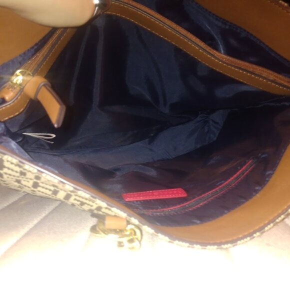 TH - ICONIC Tan Tote - Picture 4 of 5